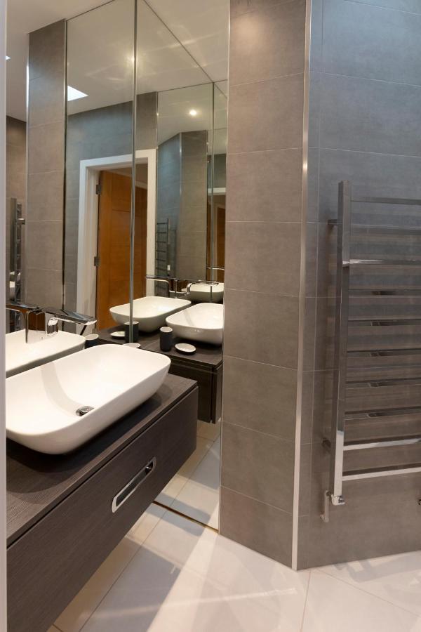 Stunning Town House With Parking Dom wakacyjny Windsor