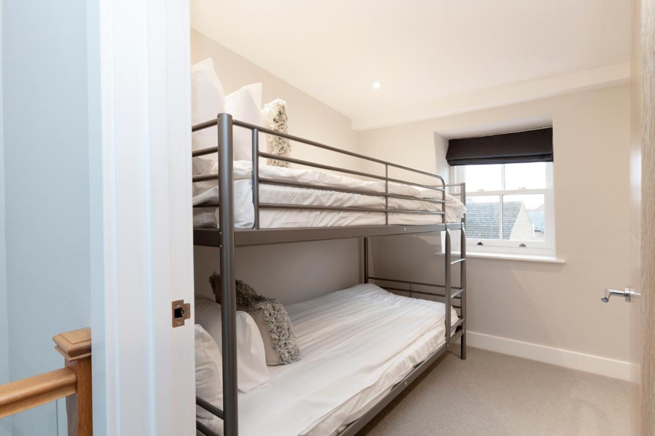 Stunning Town House With Parking Dom wakacyjny Windsor